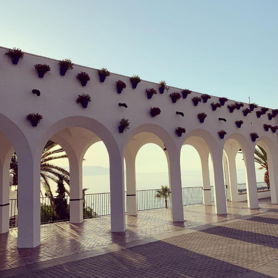 Apartamento Frente Al Mar En La Torrecilla نيرخا المظهر الخارجي الصورة