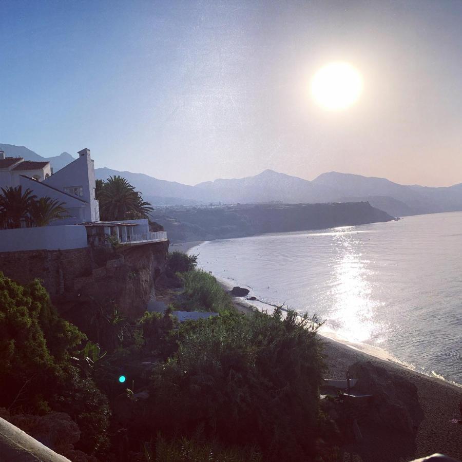 Apartamento Frente Al Mar En La Torrecilla نيرخا المظهر الخارجي الصورة