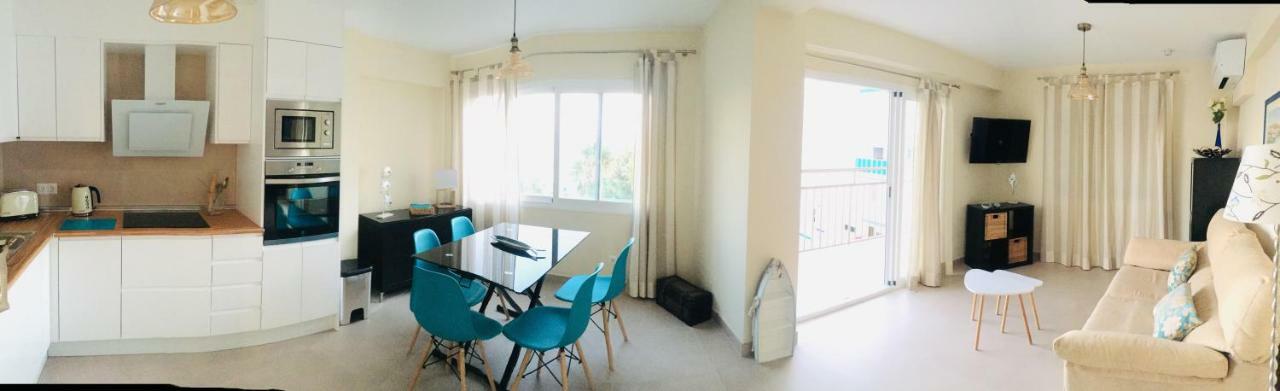 Apartamento Frente Al Mar En La Torrecilla نيرخا المظهر الخارجي الصورة